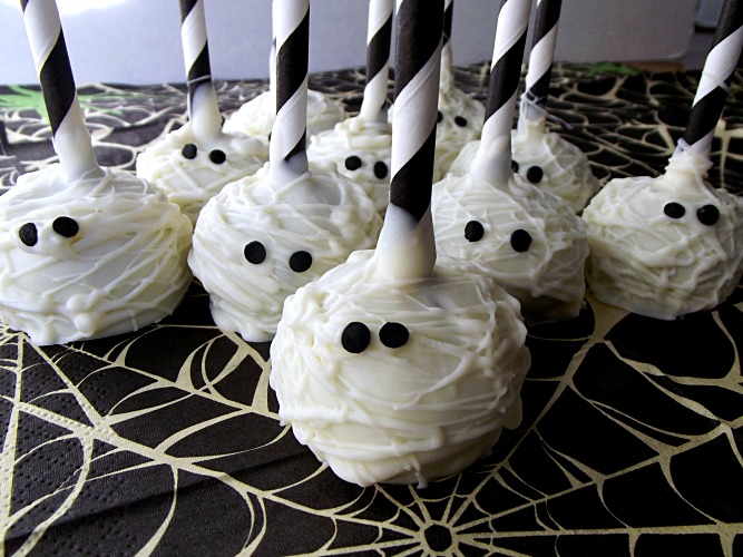 Halloween Pumpkin Cake Pops & Googly, Spooky Mummies Cake Pops | niner bakes
