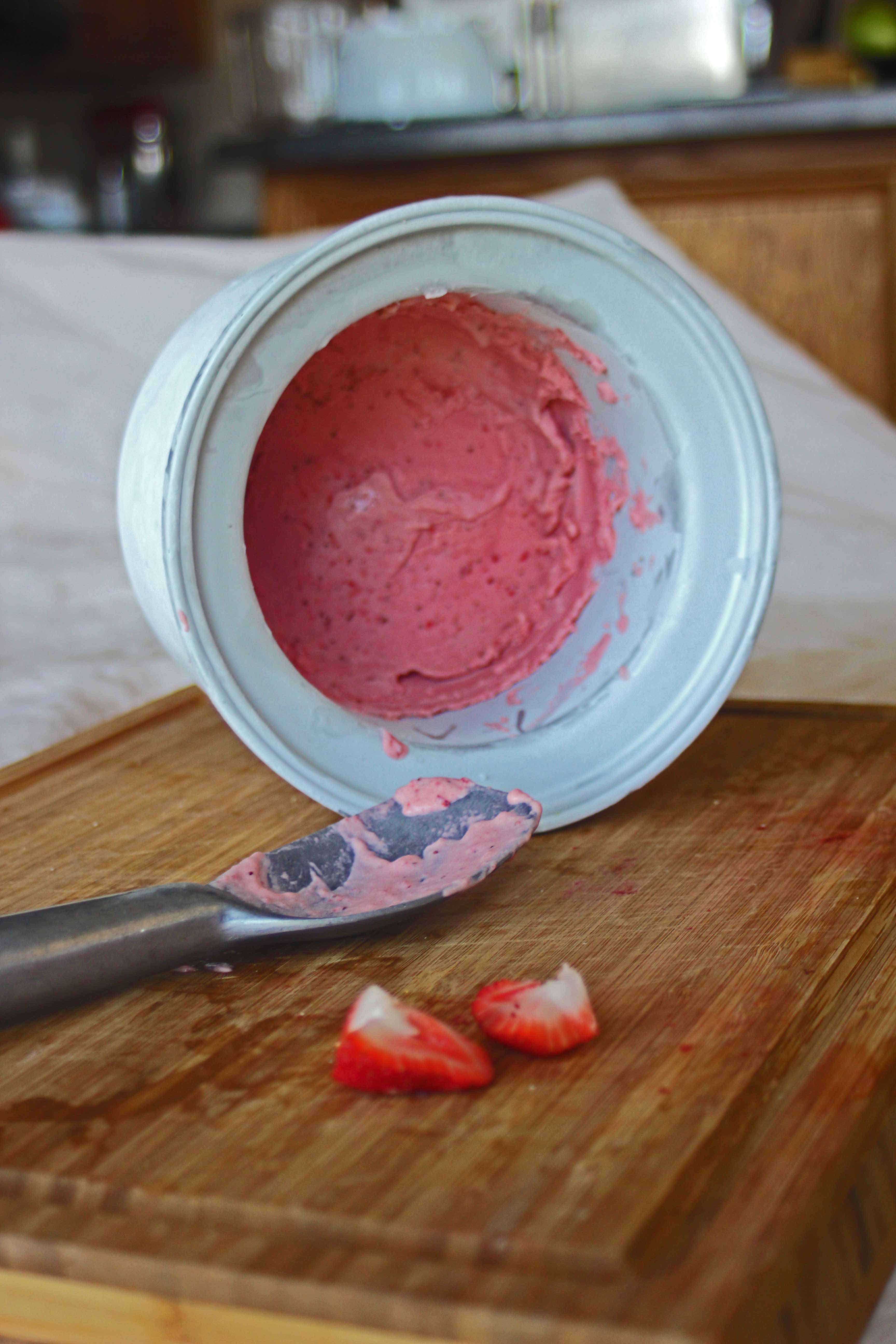 Roasted Strawberry Ice Cream~Moira