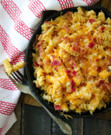 Chicken Bacon Ranch Pasta is a one pot wonder full of all your favorite things like bacon, cheese, ranch and pasta!! A real crowd pleaser!