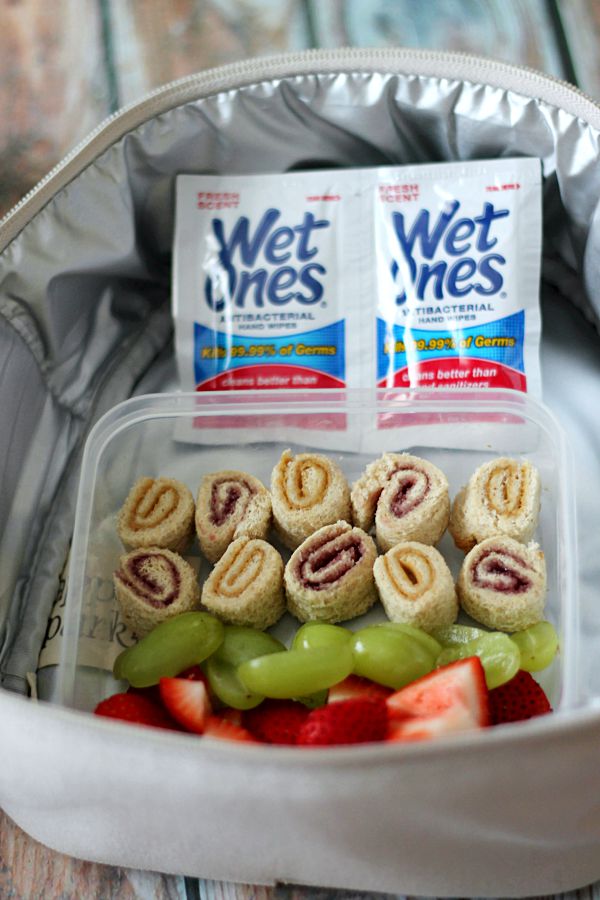 Creative Lunch with Wet Ones®