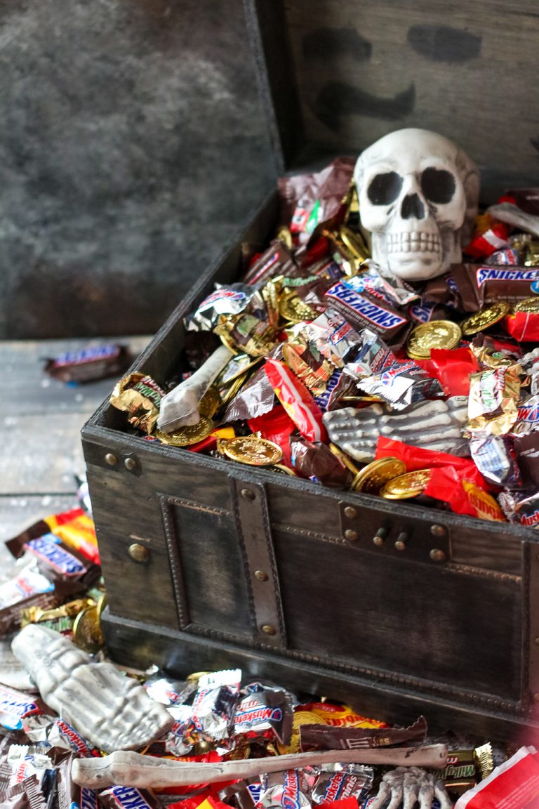 Haunted Pirates Treasure Chest Of Candy