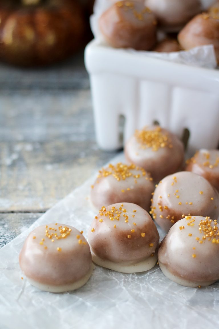 Pumpkin Spice Glazed Cake Bites
