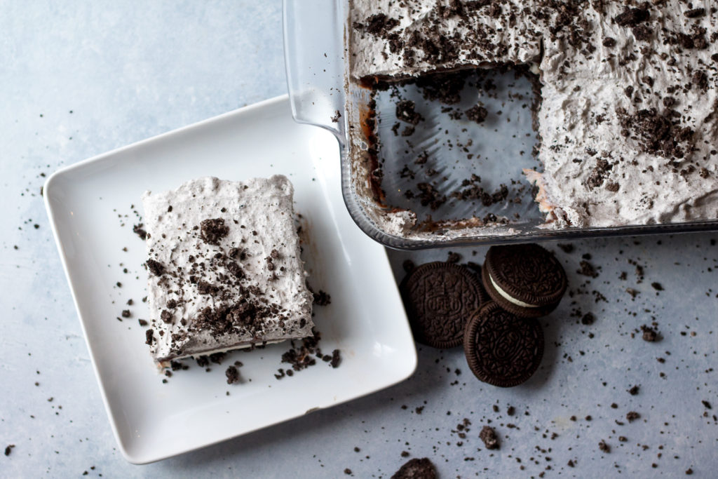 Cookies & Cream Lush is the ULTIMATE no bake dessert. Each layer is bursting with creamy, crunchy cookies & cream flavor!