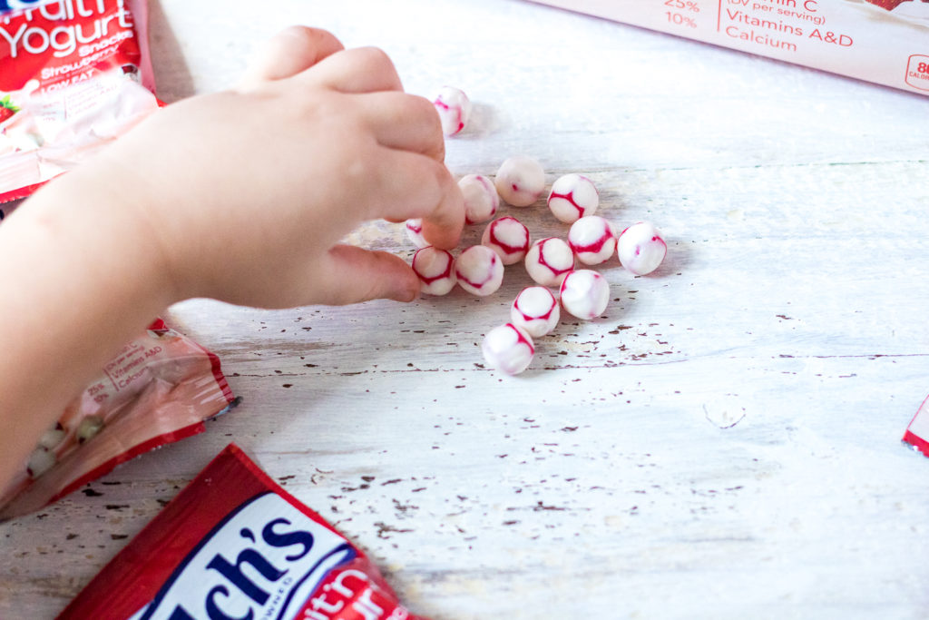 Make back to school fun with this cute First Day Of School Lunch with a special treat, Welch’s Fruit ‘n Yogurt Snacks! The perfect back to school snack!