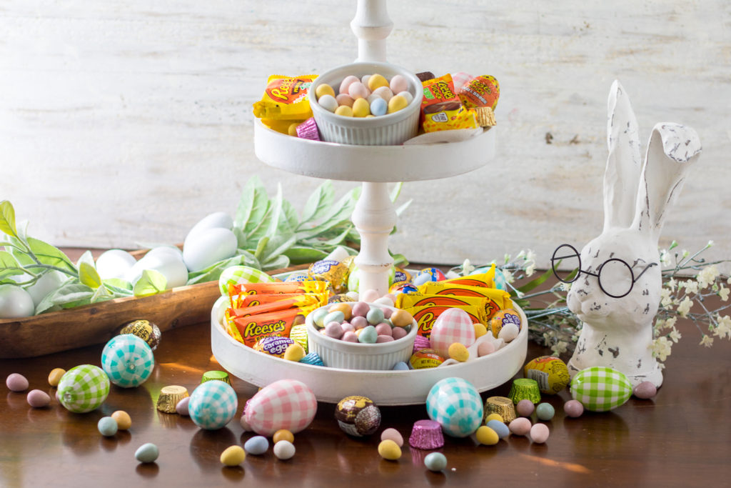 This Easter Tiered Tray is the perfect centerpiece for your Easter celebrations this year! Filled with everyone's favorite delicious candy, yum!