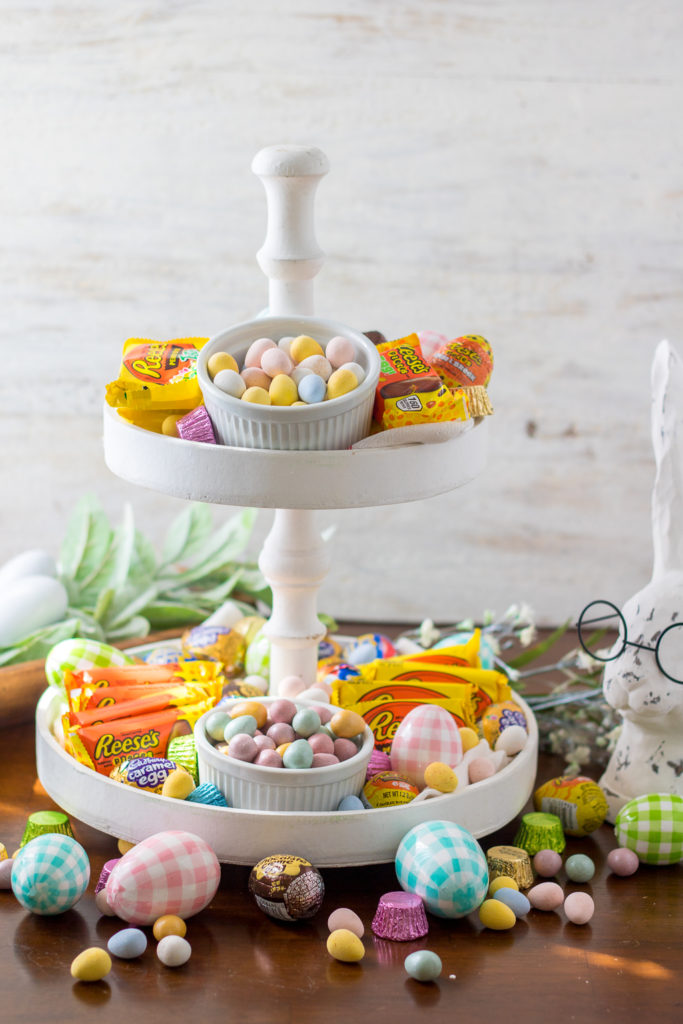 This Easter Tiered Tray is the perfect centerpiece for your Easter celebrations this year! Filled with everyone's favorite delicious candy, yum!