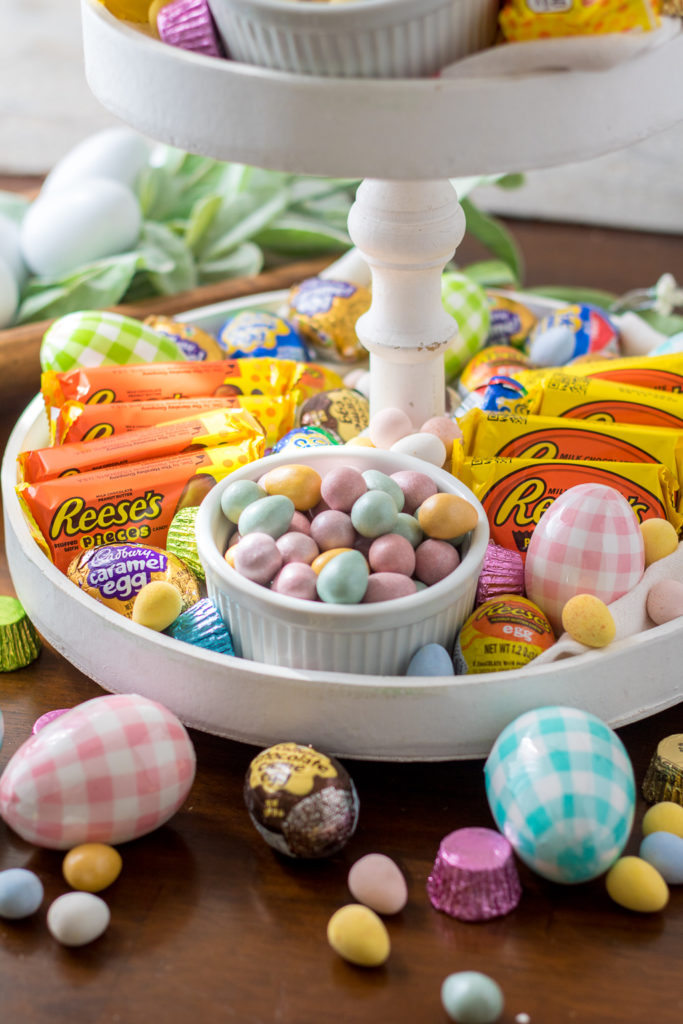 This Easter Tiered Tray is the perfect centerpiece for your Easter celebrations this year! Filled with everyone's favorite delicious candy, yum!