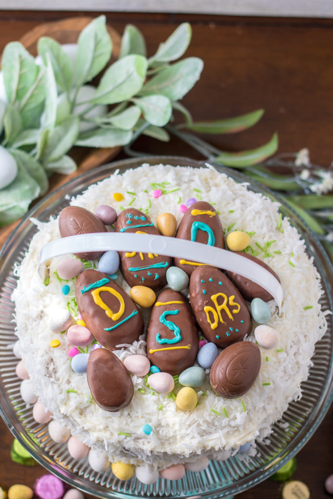 This Easter Tiered Tray is the perfect centerpiece for your Easter celebrations this year! Filled with everyone's favorite delicious candy, yum!