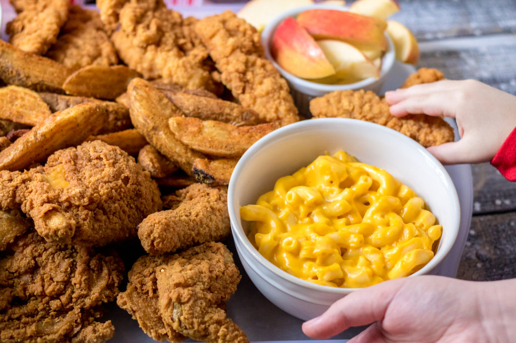 This Easy Chicken Dinner Board is a quick and delicious way to serve up an easy dinner everyone will love without spending a minute in the kitchen!