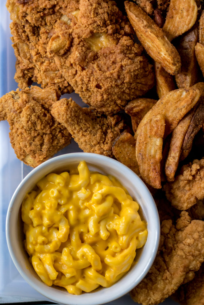 This Easy Chicken Dinner Board is a quick and delicious way to serve up an easy dinner everyone will love without spending a minute in the kitchen!