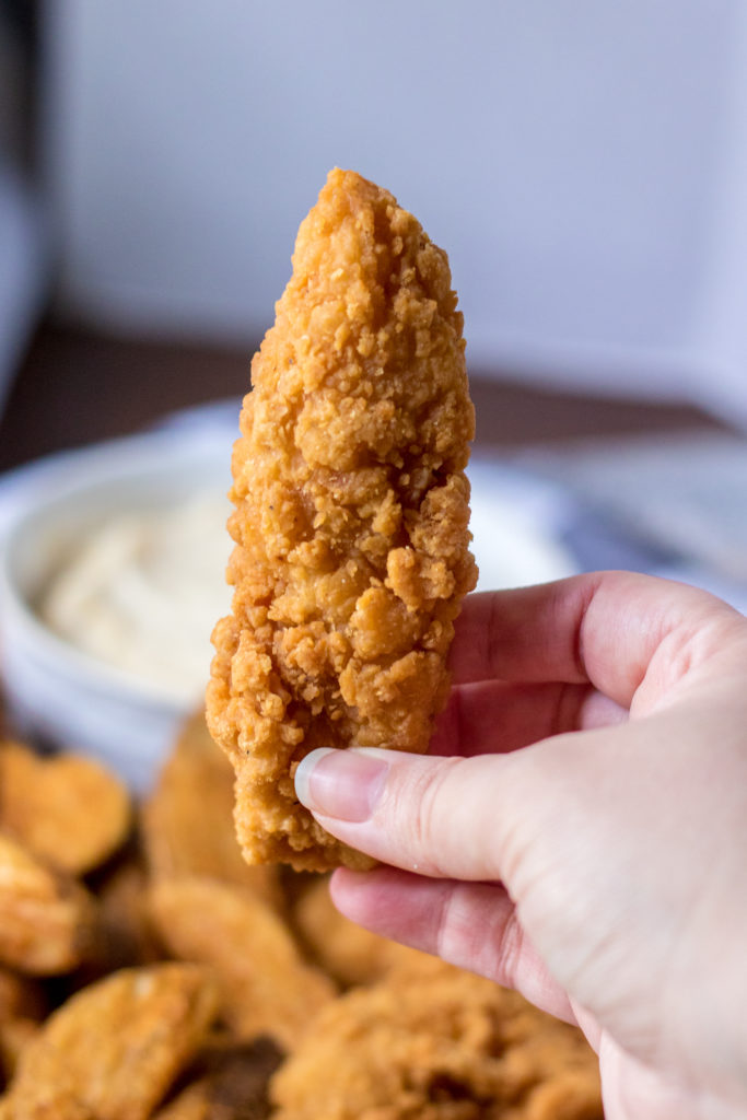 This Easy Chicken Dinner Board is a quick and delicious way to serve up an easy dinner everyone will love without spending a minute in the kitchen!