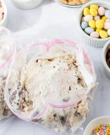 Process shot of bunny munch in ziploc bag