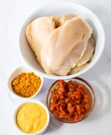 Slow Cooker Queso Chicken ingredients