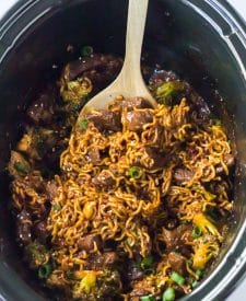 Slow Cooker Beef and Broccoli Ramen in slow cooker