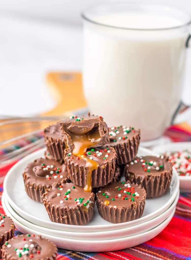 Christmas Caramel Cups plated