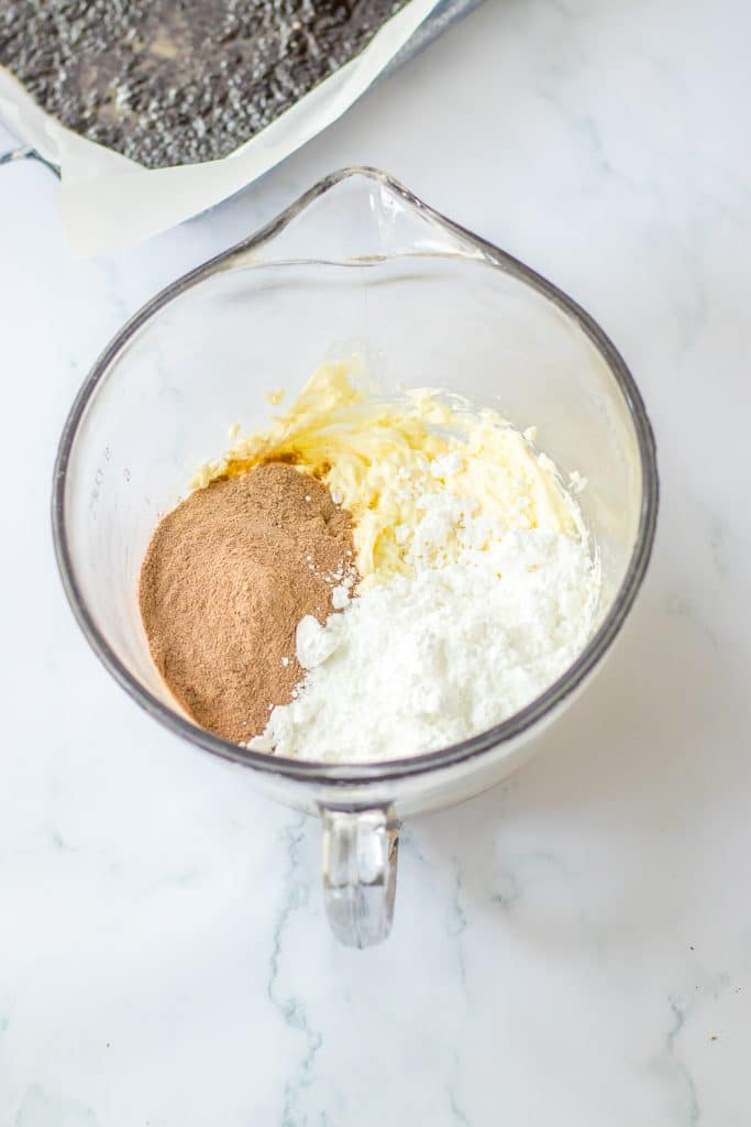 No Bake Hot Chocolate Lush hot chocolate layer