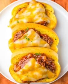 Sloppy Joe Texas Toast plated
