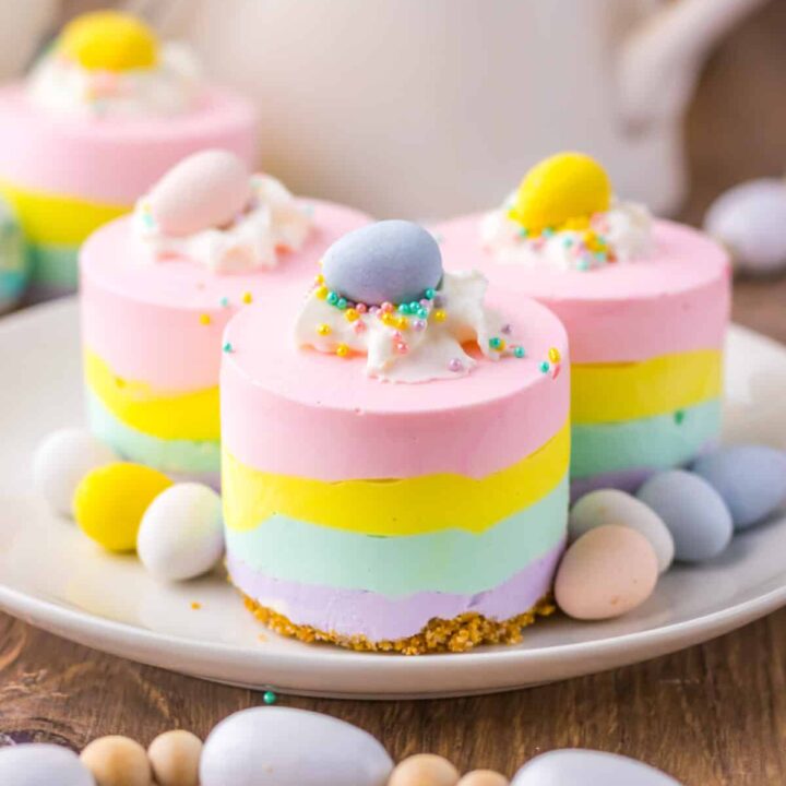 No Bake Easter Mini Cheesecakes plated