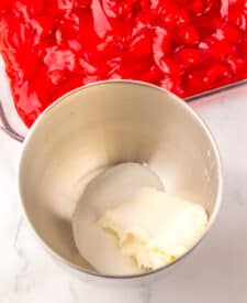 Strawberry Cheesecake Dump Cake cheesecake filling