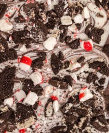 Close up Peppermint Oreo Bark